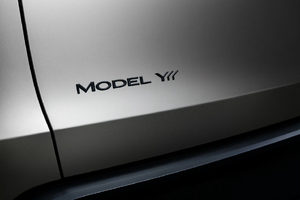 大6座版特斯拉Model Y L来了，理想、蔚来慌了？