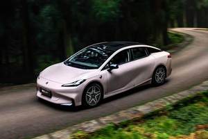 2025款昊铂 GT：年轻性能轿跑的极致之选