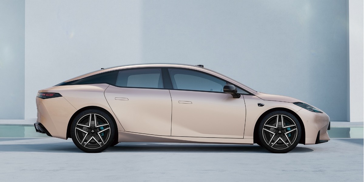 2025款昊铂 GT：年轻性能轿跑的极致之选