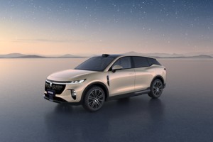 全新岚图知音全系800V+5C，华为智能全家桶深度绑定