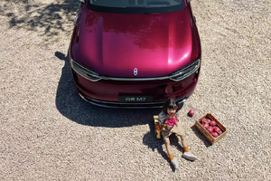 全新问界M7登场！ “红”得刚刚好 是下一辆现象级爆款？