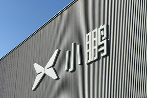 小鹏，不能没有王凤英