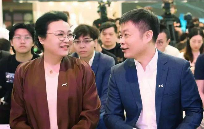小鹏，不能没有王凤英