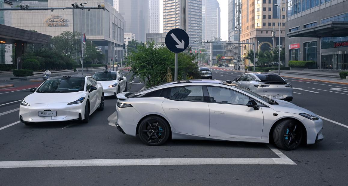 2025款昊铂 GT：年轻性能轿跑的极致之选