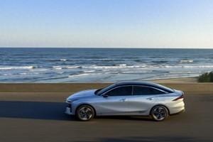 省油又安全，7.78万起的银河 L6 EM-i，打工人直接冲！