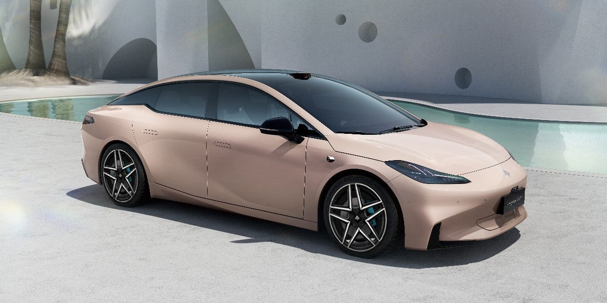 2025款昊铂 GT：年轻性能轿跑的极致之选