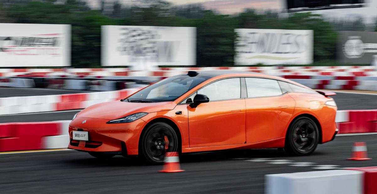 2025款昊铂 GT：年轻性能轿跑的极致之选