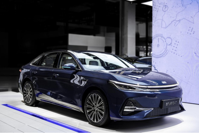 为什么吉利又是「第一」？全域AI背后的笨功夫与硬底气