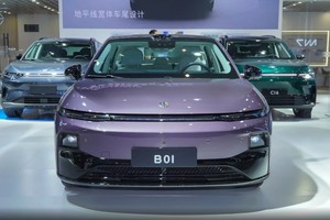 8.98万起的零跑B01，高低配差价3万怎么选？入门款配手动座椅