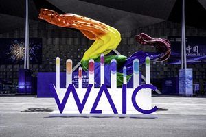 吉利汽车集团携阶跃星辰亮相WAIC 2025，共筑高阶智能体新范式