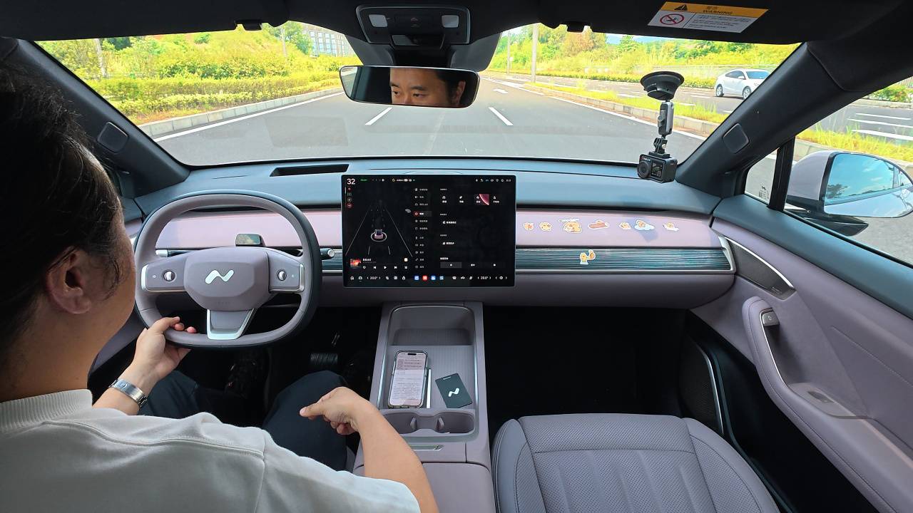 20万纯电SUV动态横评：谁更硬核谁更舒适？