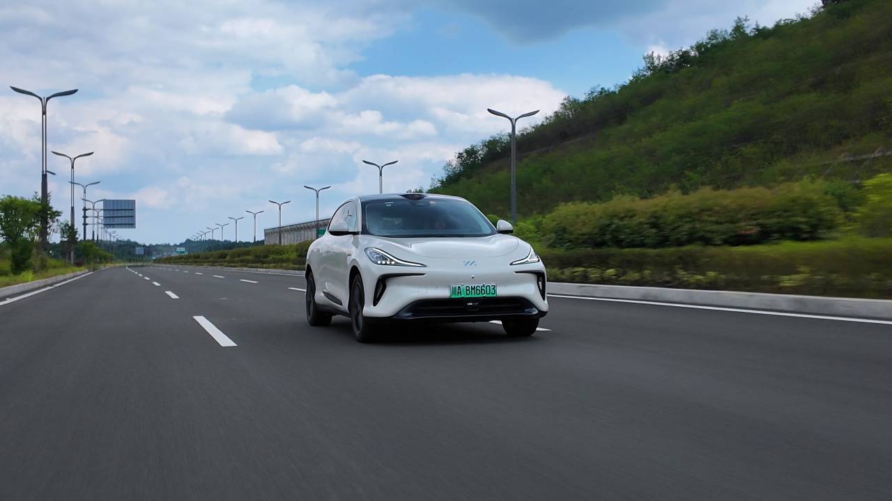 20万纯电SUV动态横评：谁更硬核谁更舒适？