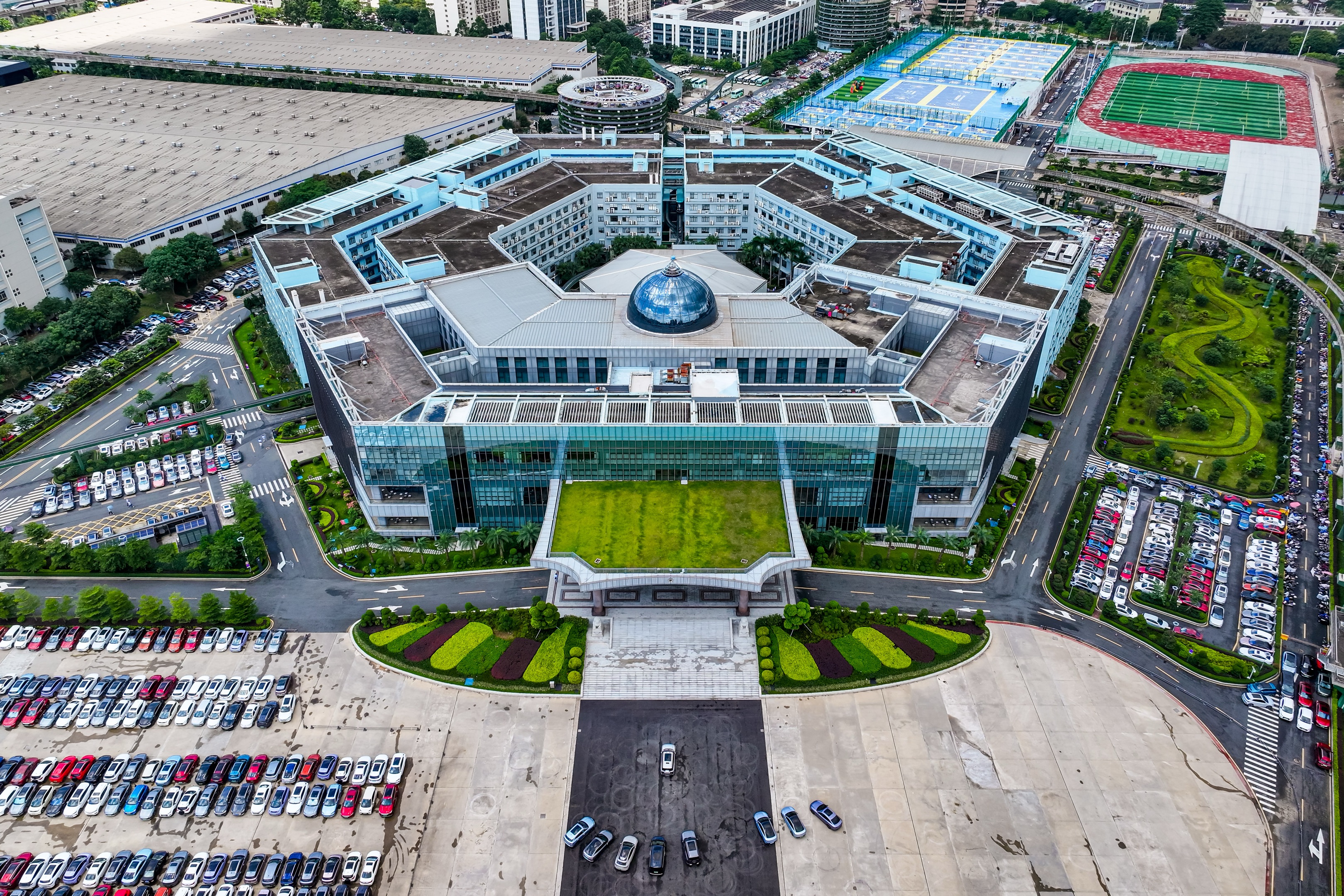 从技术突破到无端非议，比亚迪到底经历了什么？