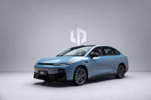 比亚迪双强不香了？10万级纯电车续航650km，6.5S加速还配端到端