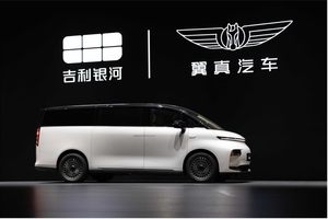 家庭与商务需求下的 MPV 抉择，翼真 L380 与腾势 D9 谁更值得入手？