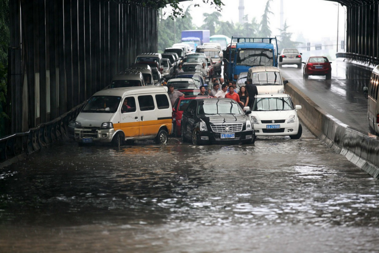 一文了解清楚：洪水暴雨之下该如何确保爱车及人身安全