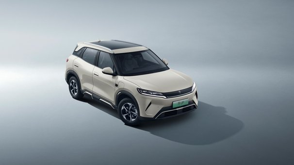 元UP 301KM领航型加推，7.48万致敬150万热爱，定义年轻纯电首选