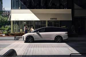 理想汽车首款纯电SUV理想i8正式发布