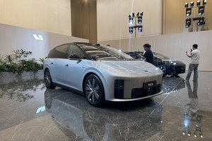 新车上市股价下跌 网友点评：理想i8把初心忘了