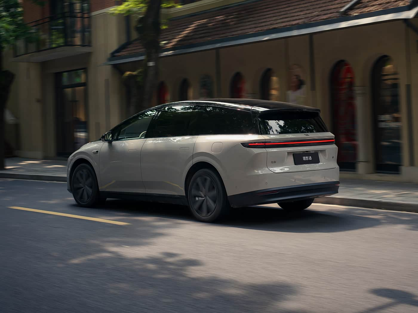 理想i8的主观评价与客观分析：车型更像MPV，销量预期中规中矩