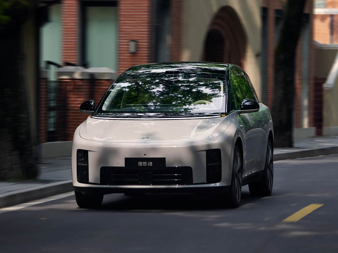 理想i8的主观评价与客观分析：车型更像MPV，销量预期中规中矩