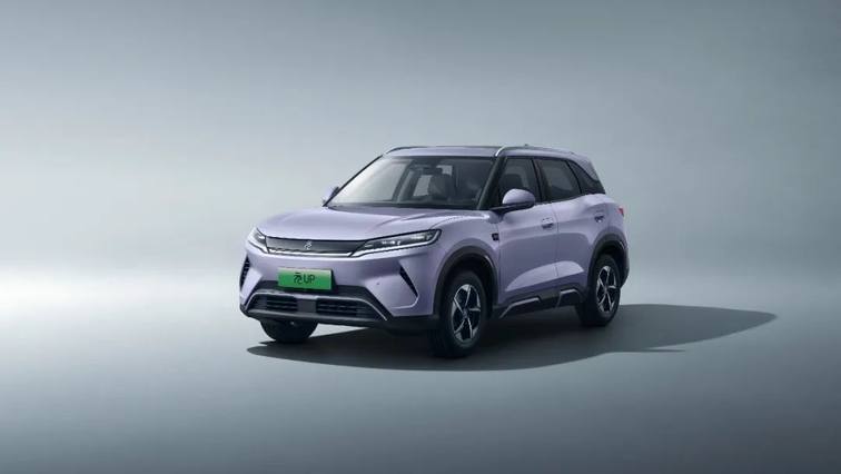 致敬全球150万份热爱，元UP加推301KM领航型，售价7.48万元