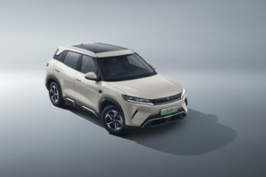 比亚迪元UP新增301KM领航型，售价7.48万，精准切入年轻用户市场