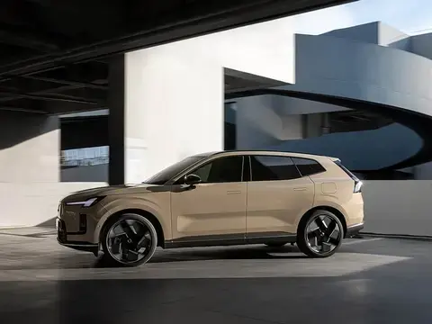 迎合插混热潮，沃尔沃全新XC70 能否突出重围？
