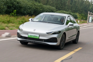 2025十万级电车销量榜：比亚迪海豚夺冠，荣威双雄跻身前五