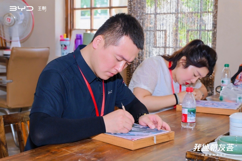 以国潮美学践行文化担当：比亚迪王朝举办车主2025敦煌文化游
