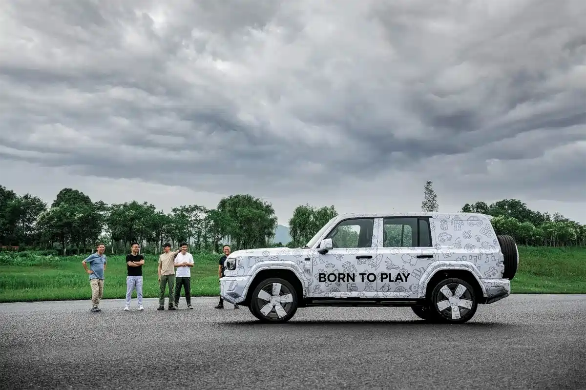iCAR V27品牌方发布谍照，新车是路虎卫士平替还是普拉多青春版？