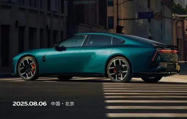 新款小鹏P7官图发布，8月6日上市，能打过小米SU7吗？