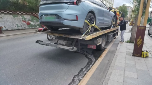 自驾甘孜县时听闻了一个车主故事，挺有感触的