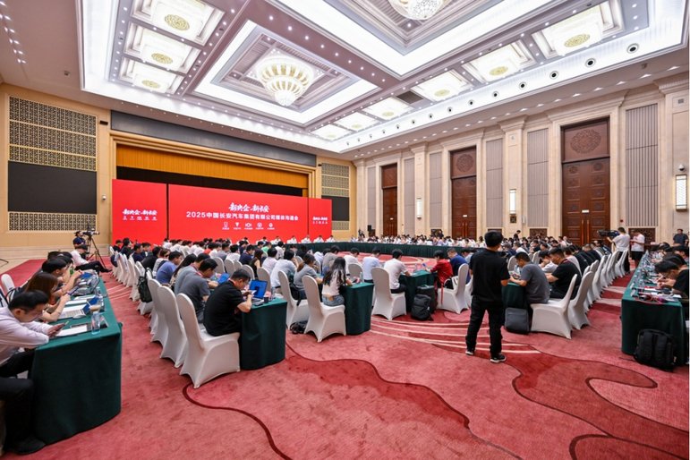 长安汽车前面加上“中国”两字 不仅变大更变得更强