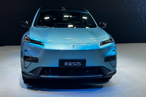 “中国长安汽车”与时俱进，深蓝汽车国内外全面发力