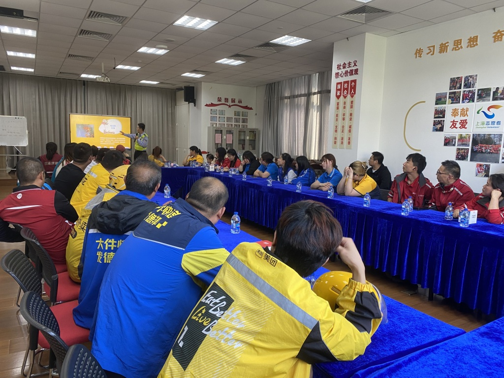 “交通安全码”方案一旦普及，外卖员交通违法乱象将成过去式