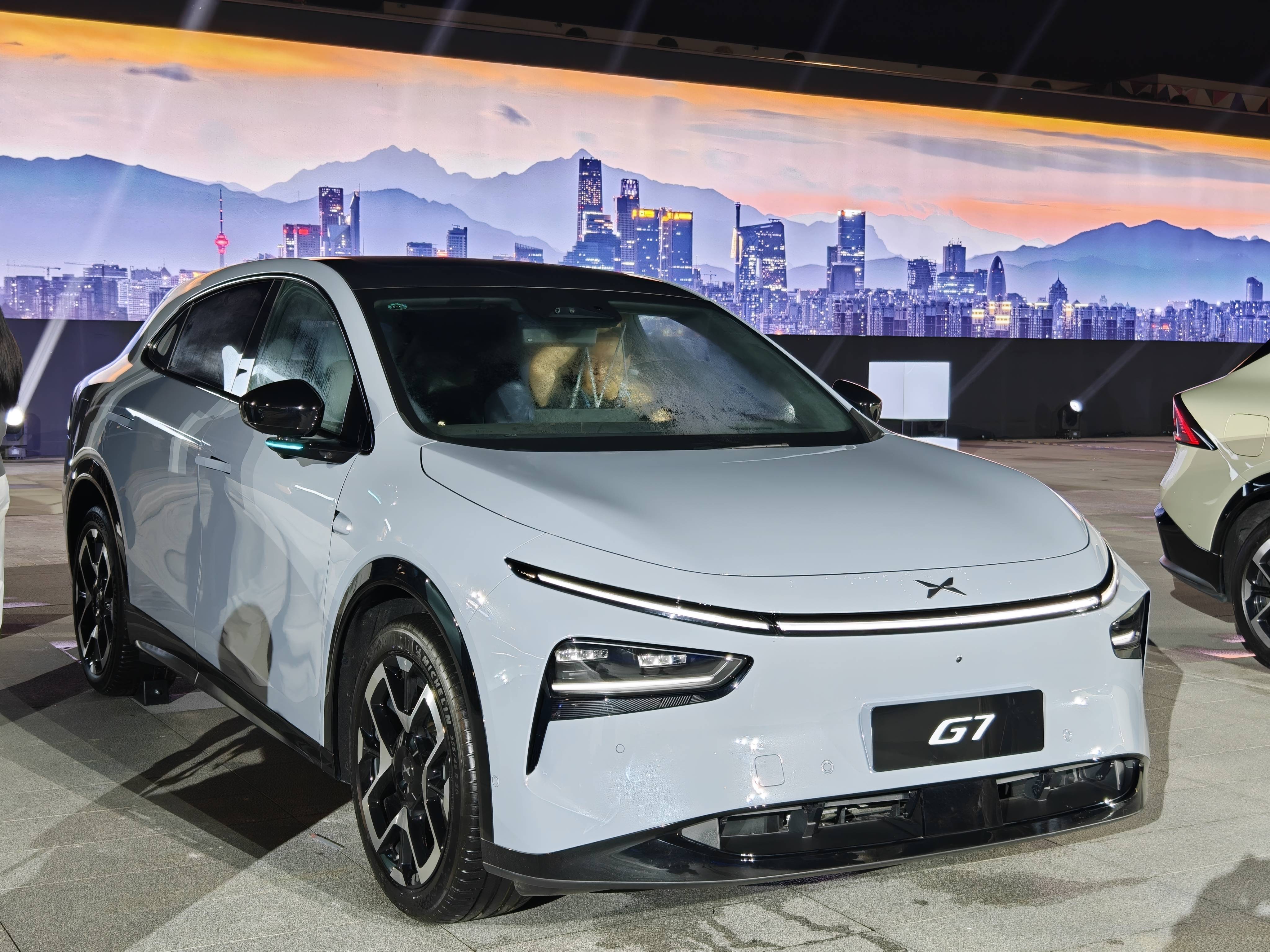 小鹏G7顶配才瞄准Model Y，入门版进入20万让谁很难受