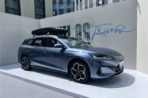 比亚迪海豹06DM-i旅行版10.98万起，配冰箱+云辇-C，续航2000km