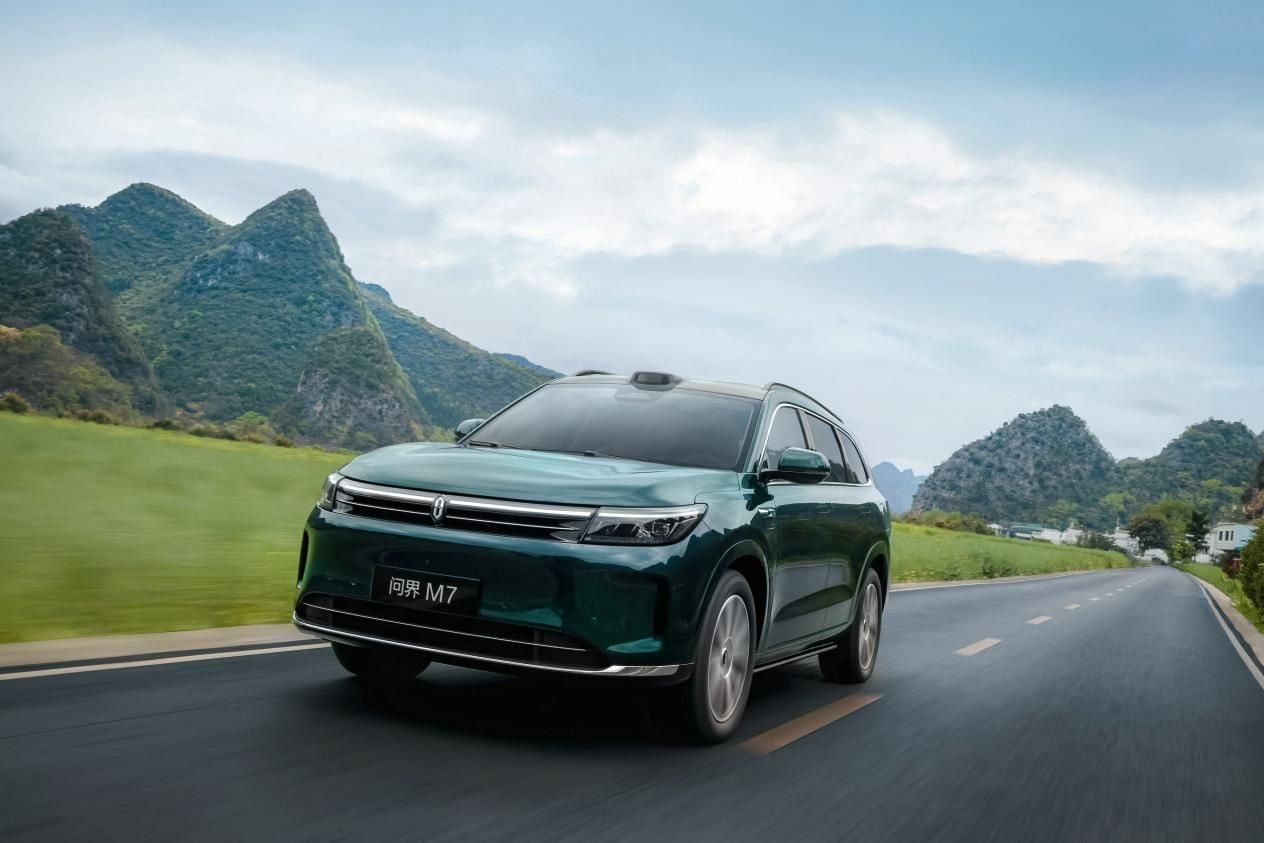 问界新M7：最懂中国家庭需求的“国民SUV”是怎样炼成的？