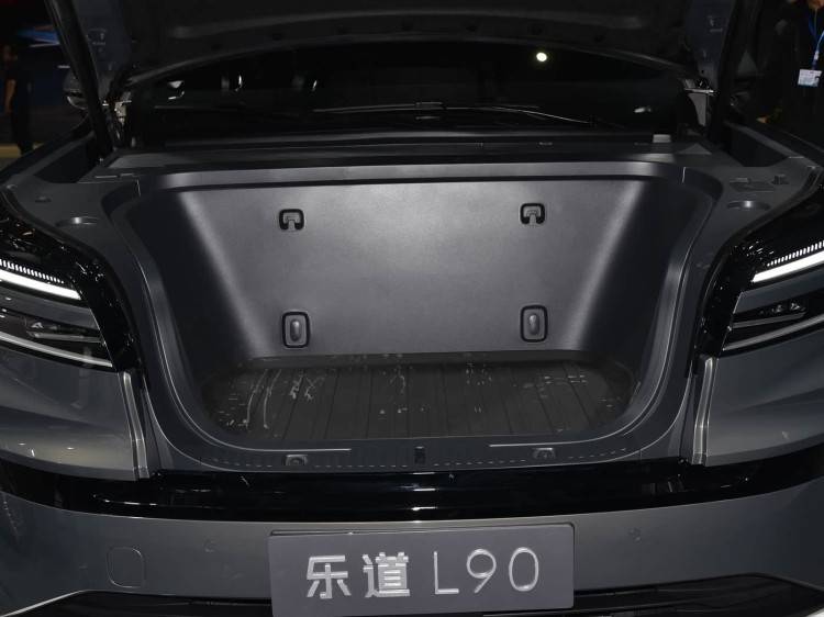 带换电的全尺寸大6座SUV终于公布了内饰！