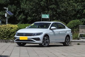 年轻人的第一辆车，省油耐用还舒适，9万多就能买，解读大众宝来