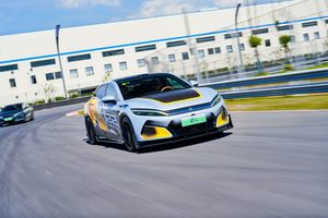 比亚迪汉家族5年卖100万！汉L赛道日2.7秒破百太震撼