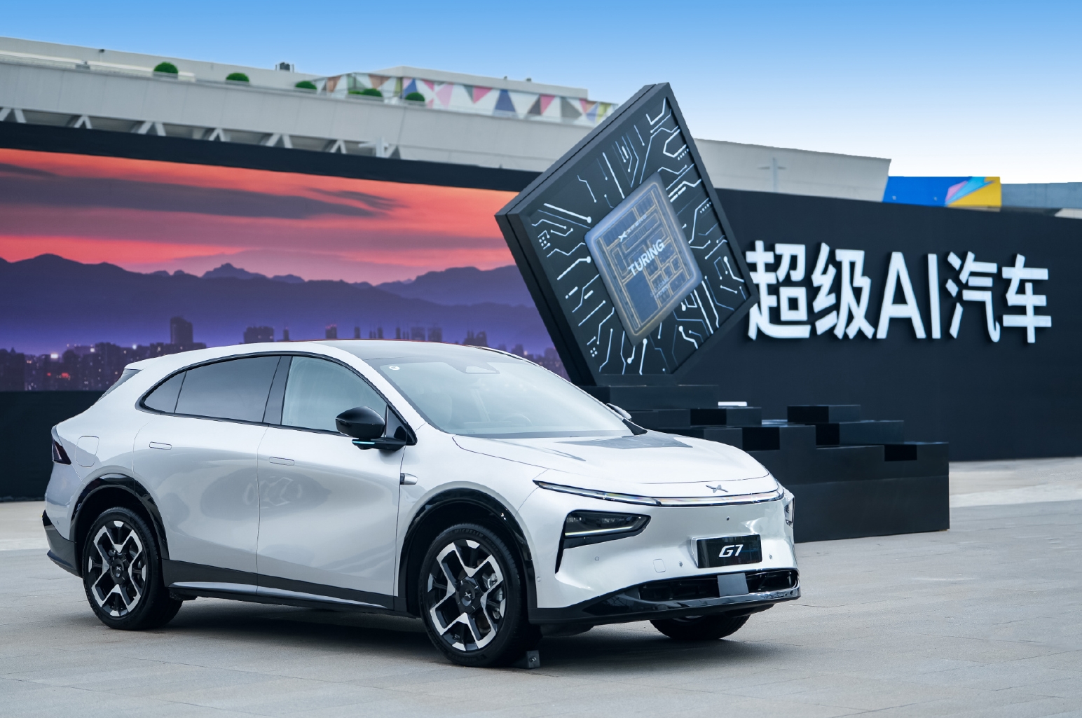 小米YU7刚向特斯拉Model Y“宣战” 小鹏G7又来了 三款车该咋选？