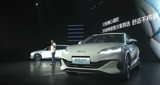 比亚迪发飙！10万买旅行车，2000km续航配冰箱，还带自动泊车…