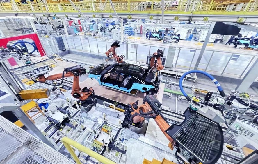 登顶30万+新能源轿车市场，享界破局高端靠“用户主义”