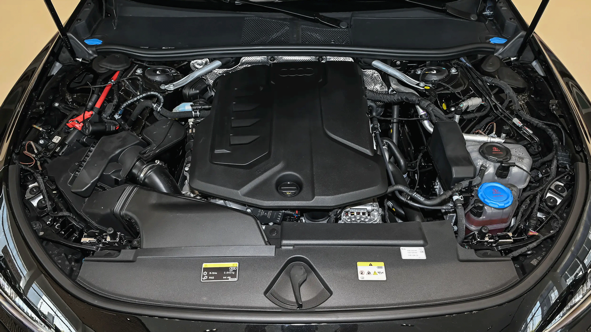 奥迪A5L Sportback：燃油车的科技逆袭