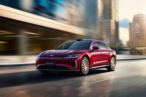 C级电混轿车售13.99万元起 奇瑞风云A9L上市 比亚迪汉L慌了？