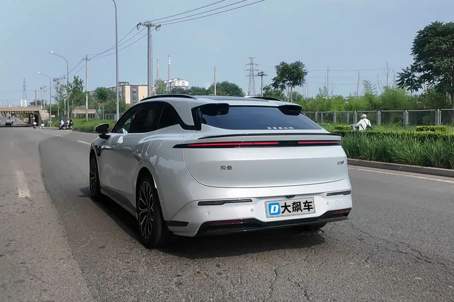 极氪007GT：国产驾驶天花板，难怪热门车也要模仿它！
