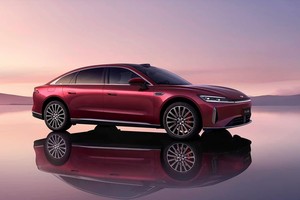 综合续航2500km，14万能买到的C级车，奇瑞风云A9L成价格屠夫了？