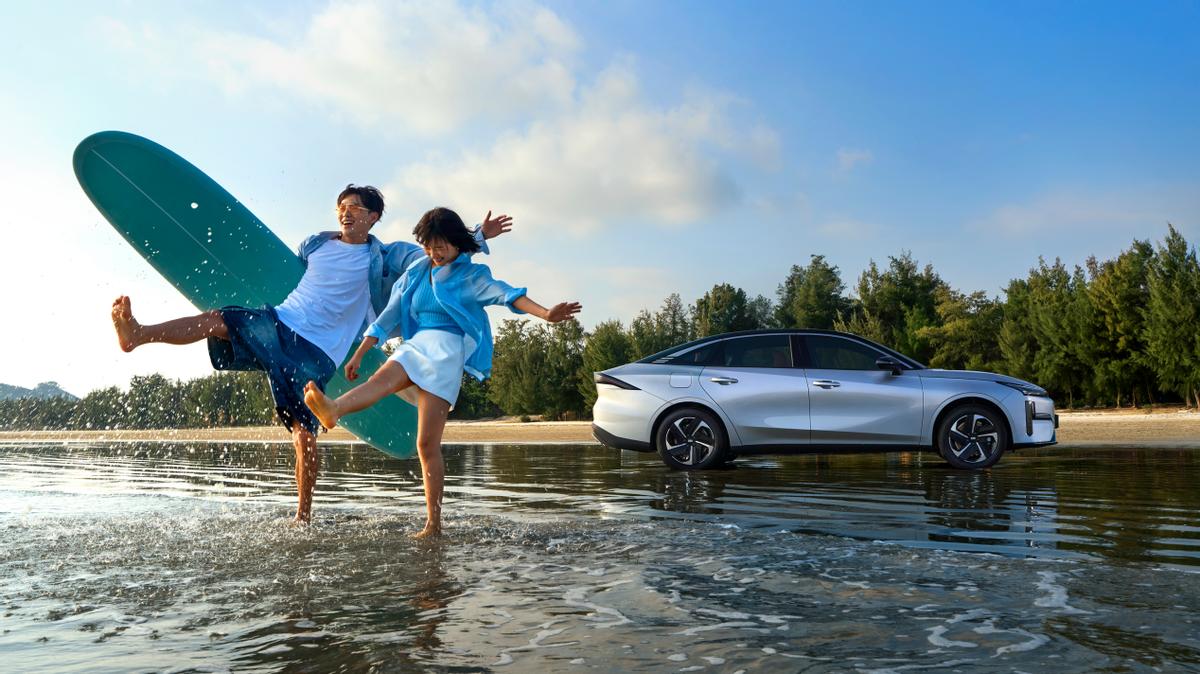 油耗低还智能！银河 L6 EM-i 7.78 万起击穿家轿底线